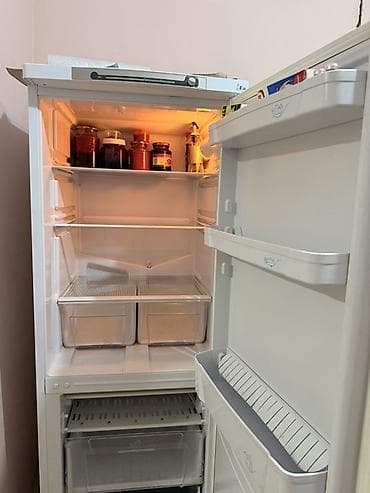 q макс: Холодильник Indesit, двухкамерный, белый. Состояние отличное, работает — 4