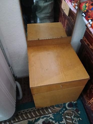 столик и зеркало: Туалетный столик, С зеркалом, Дерево — 2