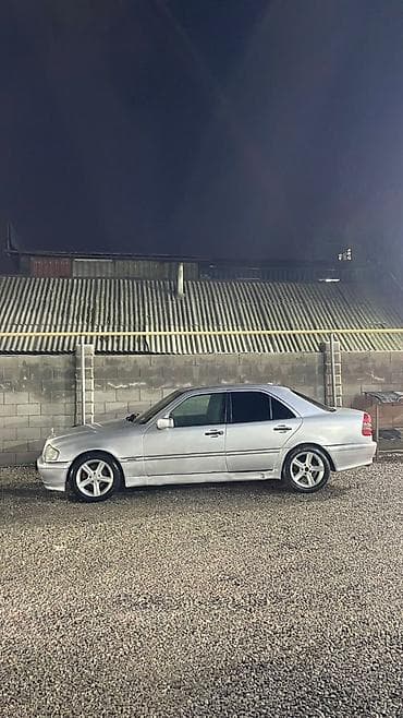 Mercedes-Benz 220: 1999 г., 1.8 л, Бензин
