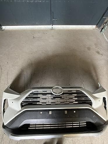 Бампер Toyota