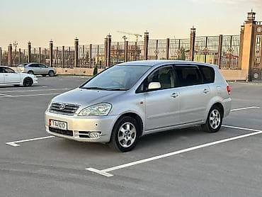 Toyota Ipsum: 2002 г., 2.5 л, Бензин, Минивэн