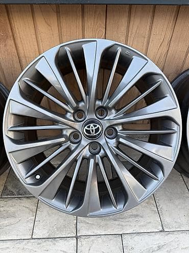 Литые Диски R 18 Toyota, Комплект, отверстий - 5, Новый — 4