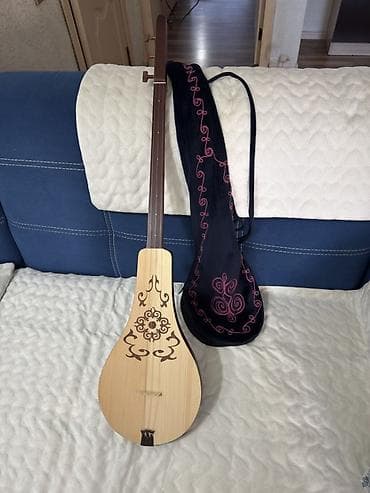 Жаны Карагай комуз сатылат чехолу менен