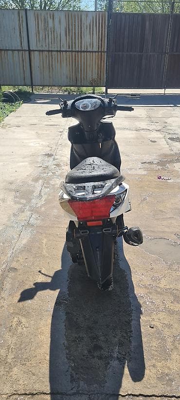 м8 скутер: Тип скутера M8, 150 куб. см, Бензин — 3