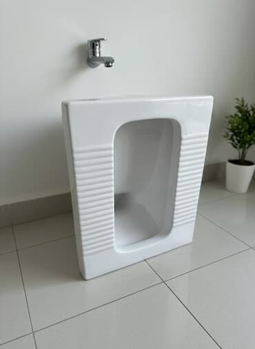 раковина с пьедесталом: Белая напольная чаша Генуя, выполненная из керамики, представляет — 1