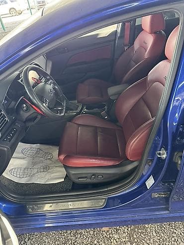 спартивный авто: Hyundai Elantra: 2019 г., 1.6 л, Автомат, Бензин, Седан — 3