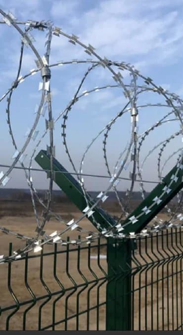 Проволока колючая Егоза СББ 400х50х3спиральная 10м Дистрибьютеры в