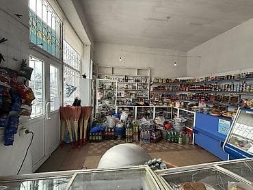 Коммерциялык мүлк: Дүкөндөрдү сатуу Өзүнчө турган дүкөн, 71 м², Эски ремонт, Эшиги өзүнчө, 1 кабат — 3