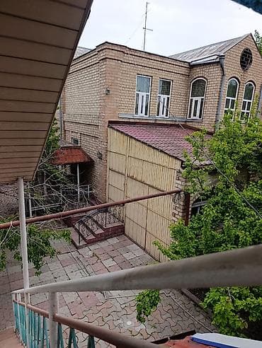 дом покровке: Продаётся двухэтажный кирпичный дом (2 кирпича) Локация: район — 7