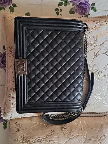 тездик акча: Классикалык сумка, Chanel, Италия, Материалы: Нукура булгаары, Кабып тигилген модель, Аялдарга — 8