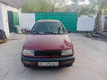 авто вента: Volkswagen Vento: 1993 г., Седан — 4