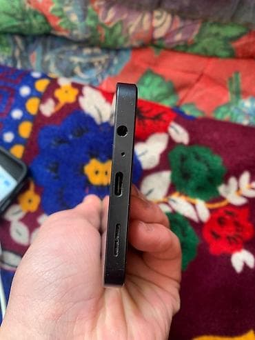 google pixel: Смартфон (черный корпус) - Плоские грани, компактный тонкий корпус. - — 2