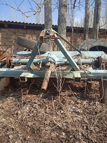 зерновая сеялка: Почвообрабатывающий прицепной агрегат с ВОМ для трактора Описание: - — 3