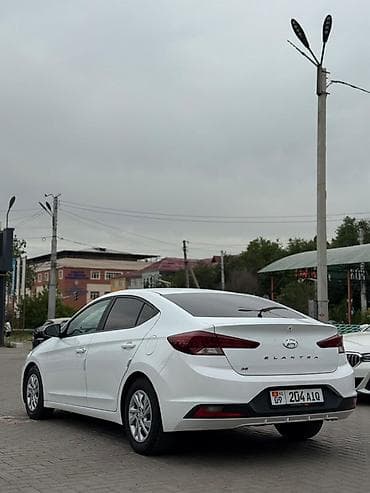 4: Hyundai Elantra: 2019 г., 2 л, Автомат, Бензин, Седан — 6