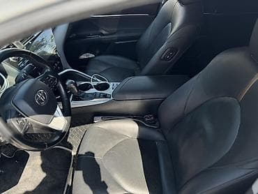 corolla 2004: Toyota Camry: 2018 г., 2.5 л, Вариатор, Гибрид, Седан — 9