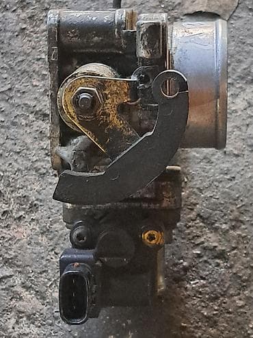 Унаа тетиктери: Дроссел жапкыч Toyota 1998 г., Колдонулган, Оригинал, Жапония — 3