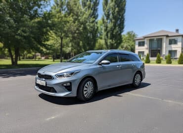 дом калесах: Kia Ceed: 2021 г., 1.6 л, Автомат, Бензин, Универсал — 1