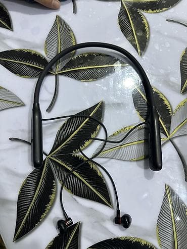 jbl tune 500bt: Беспроводные наушники-вкладыши с оголовьем на шею (шейный обод). - — 1