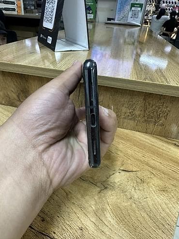 телефон самсунг с: Google Pixel 7 Pro, Б/у, 128 ГБ, цвет - Черный, eSIM — 3