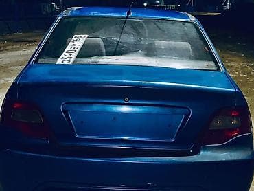 Другие автомобили: Седан синего цвета. Основные характеристики: - Тип кузова: седан, 4 — 5