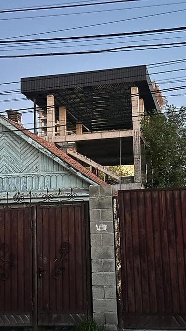 продаю гараж бишкек: Продается 3-этажное коммерческое здание 📍 Суюмбаева / Баетова — 2