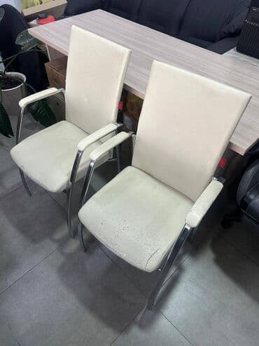 Шкафы: Стулья, 2 шт. Требуют перетяжки. Цена 800 сом за шт. Окончательно — 1