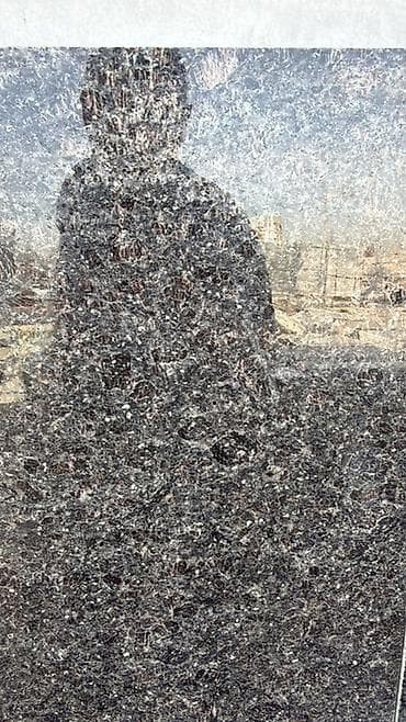 камень гранит: Гранитный памятник из темного камня (полировка), классическая форма с — 1