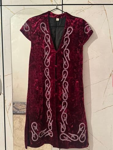 жилетки национальные: Бархатный национальный жилет/камзол бордового цвета. - Материал — 1