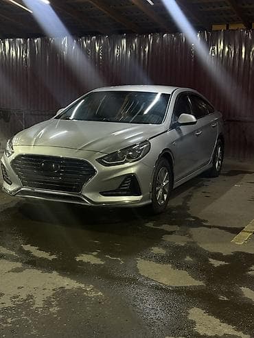 byd leopard: Седан бизнес-класса, серебристый цвет кузова. Современный динамичный — 2