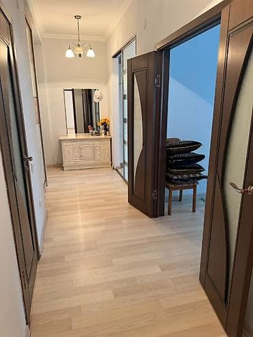 2 bedroom: Сдается 2-комнатная квартира в центре. Уметалиева / Фрунзе 2 / 10 — 3