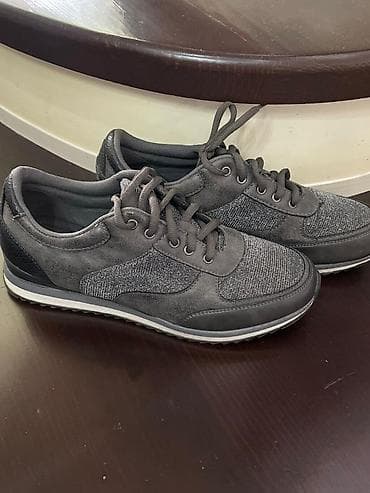 кожанные кросовки: Кроссовки повседневные, женские серо‑графитовые.новые - Верх — 1