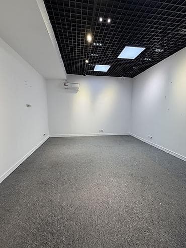 аренда места для бизнеса: Аренда офисов, 30 м², В жилом комплексе, 1 линия — 9