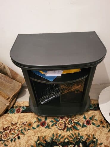 Подставка для телевизора, целое,в хорошем состоянии