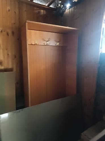 Полки, стеллажи: Продаю шкафы.кровать.тумбочки.
цена 4500 сом
+ — 2
