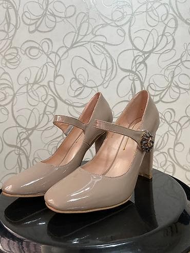 Туфли, 39, Toleeao, Новый, цвет - Бежевый, Самовывоз, Платная доставка