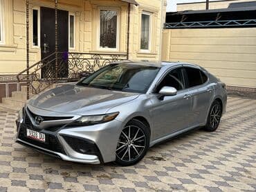 Toyota Camry: 2021 г., 2.5 л, Автомат, Бензин, Седан