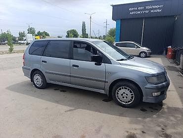 space runner: Mitsubishi Space Wagon: 2003 г., 2 л, Механика, Бензин, Минивэн — 4