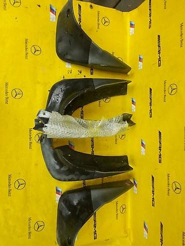 Брызговики 
RX 300
Есть и другие запчасти на rx год, ресталинг