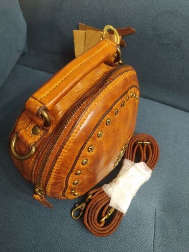 сумка ручной работы из натуральной кожи: Продаю классную мимишку, прекрасная сумочка кросбоди круглая диаметром — 2