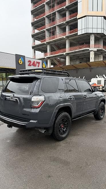 id 4: Toyota 4Runner: 2024 г., 4 л, Автомат, Бензин, Внедорожник — 3