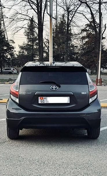 Toyota Aqua: 2017 г., 1.5 л, Вариатор, Гибрид, Хетчбек — 7
