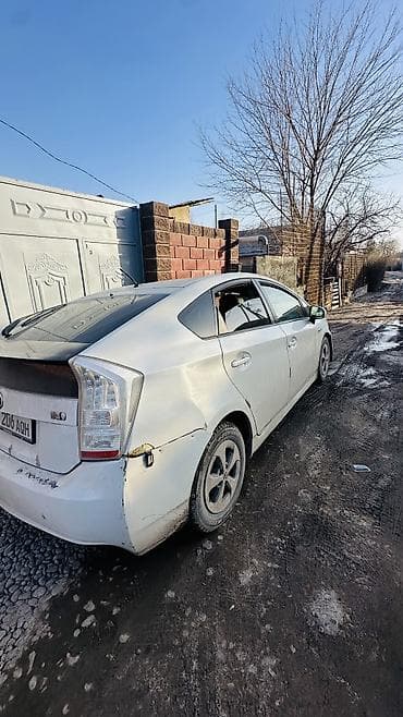 1 nz: Toyota Prius: 2012 г., 1.8 л, Вариатор, Гибрид — 4