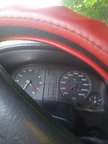 Audi 80: 1990 г., 1.8 л, Механика, Бензин, Седан — 9