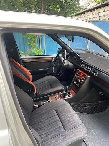Mercedes-Benz W124: 1991 г., 2.3 л, Механика, Бензин, Седан — 6