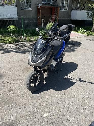 скутр макси: Продаю скутер макси в хорошем состоянии 150 кубов тяга бомба торг есть — 6