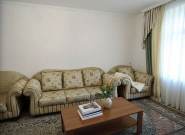 диваны кожаные бу: Прямой диван, Б/у, Трехместный — 2