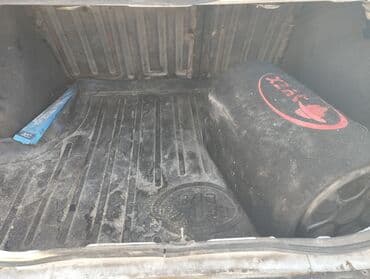 авто не рабочий: Mazda 626: 1990 г., 2 л, Механика, Бензиновая, Седан — 4