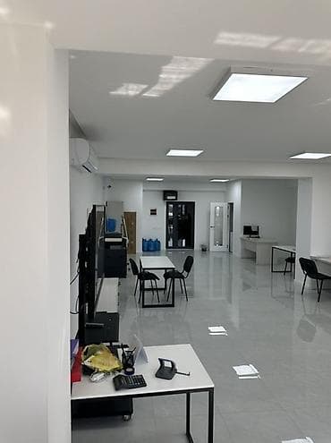 open space: Аренда офисов, 92 м², В бизнес центре, С видом на горы, 1 линия, С оборудованием — 7