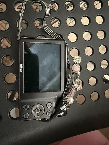 nokia mini: Компактная фотокамера Nikon Coolpix S3300 (серебристая). В комплект — 3