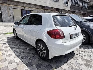 toyota auris: Toyota Auris: 2009 г., 1.4 л, Механика, Бензин, Хэтчбэк — 2